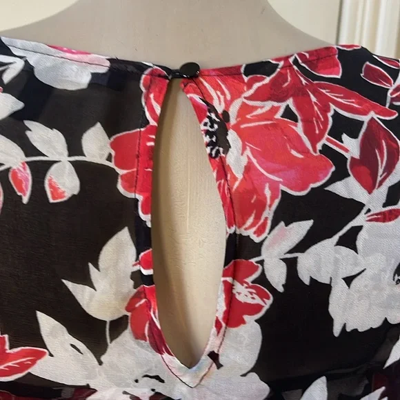 White House Black Market floral print Blouse, 10 petite - Picture 5 of 6